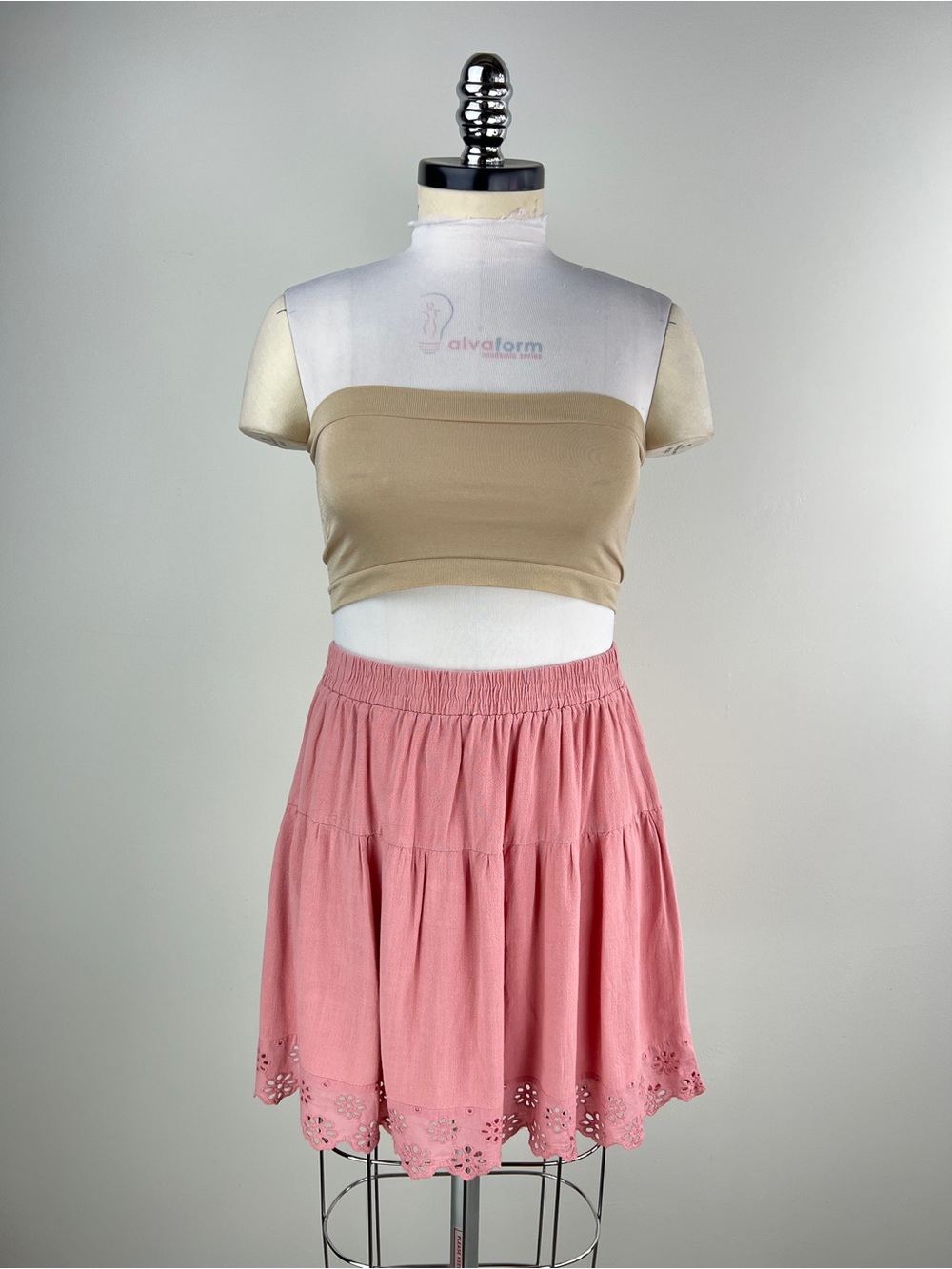 💚 3899. Pink Eyelet Tiered Mini Skirt